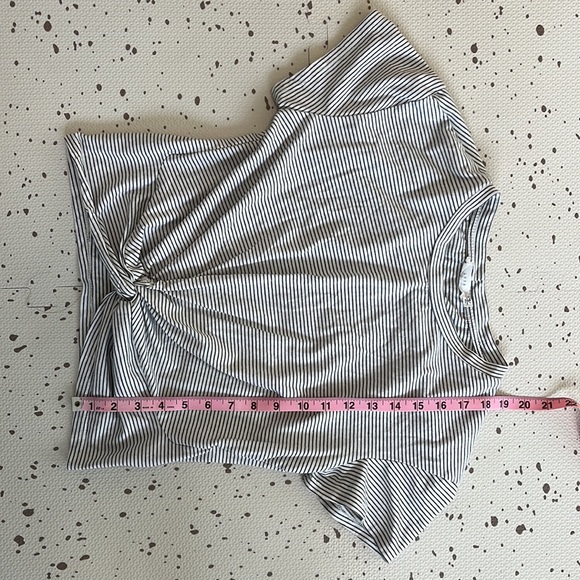 💘 LUSH - TAMARA CROPPED KNOT FRONT STRIPED KNIT TOP - Picture 5 of 5